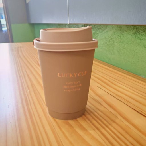 茉莉生椰拿铁